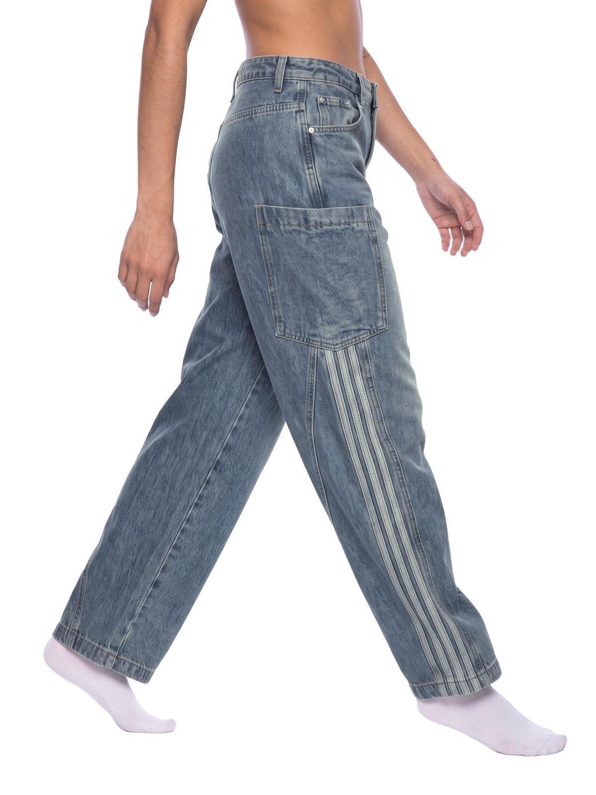 Women's Vintage Wash Barrel Leg Jeans