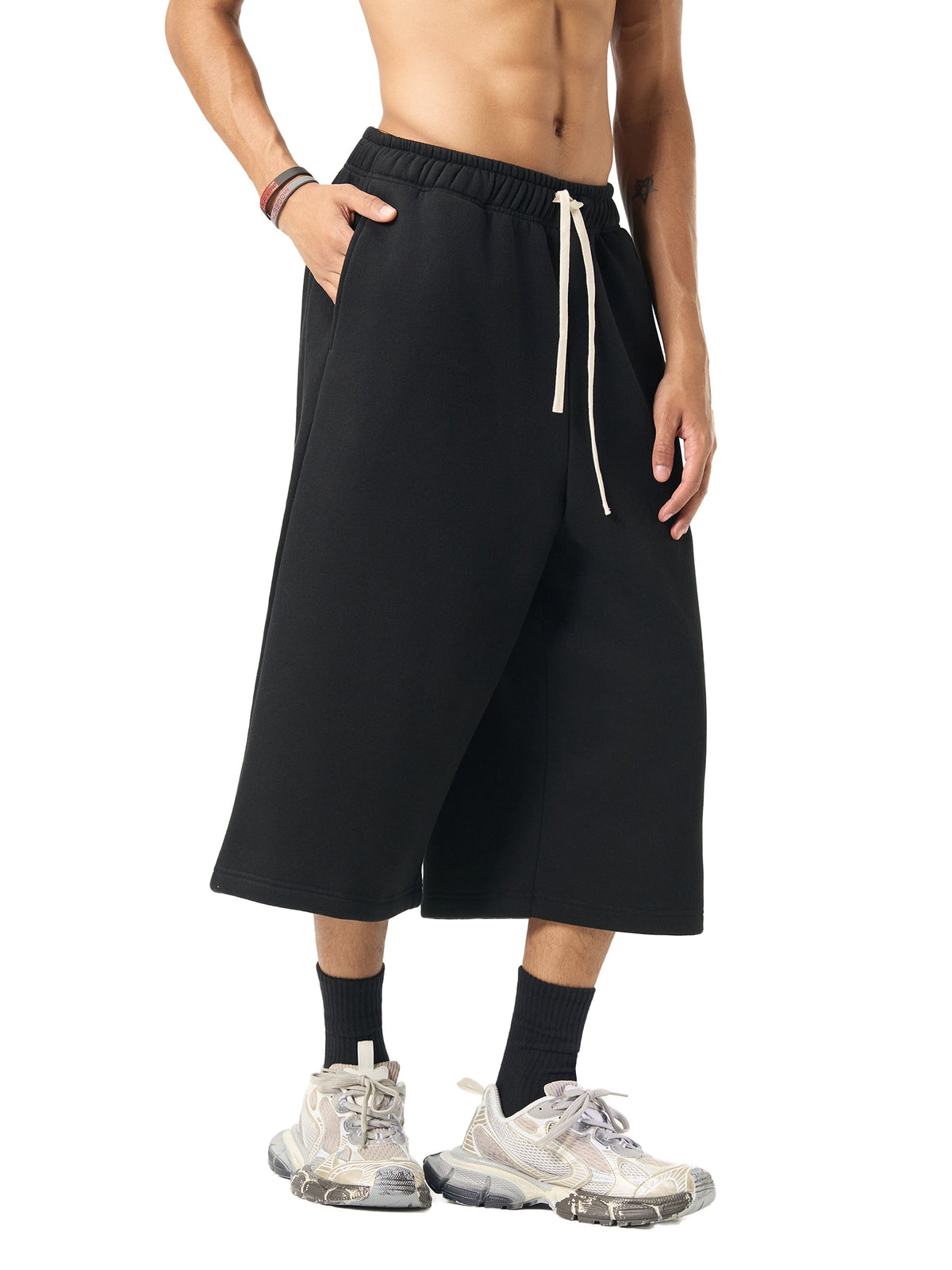 Relaxed Drawstring Three-Quarter Sweatpants