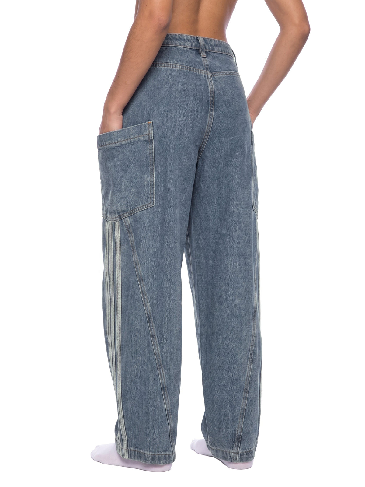 Women's Vintage Wash Barrel Leg Jeans