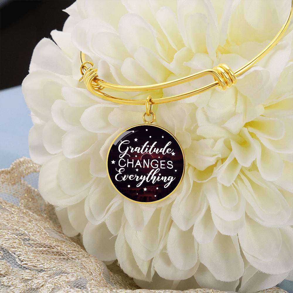 Gratitude Changes Everything Circle Bangle
