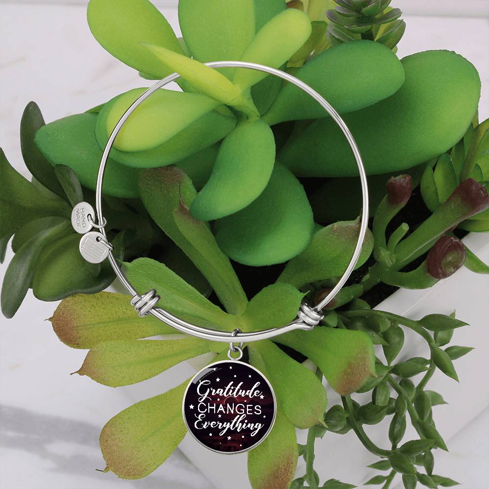 Gratitude Changes Everything Circle Bangle