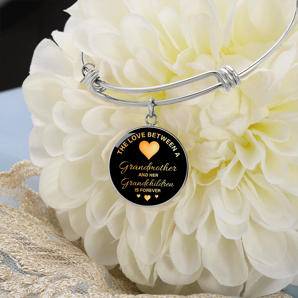 The Love Between a Grandmother and Grandchildren Is Forever Circle Bangle