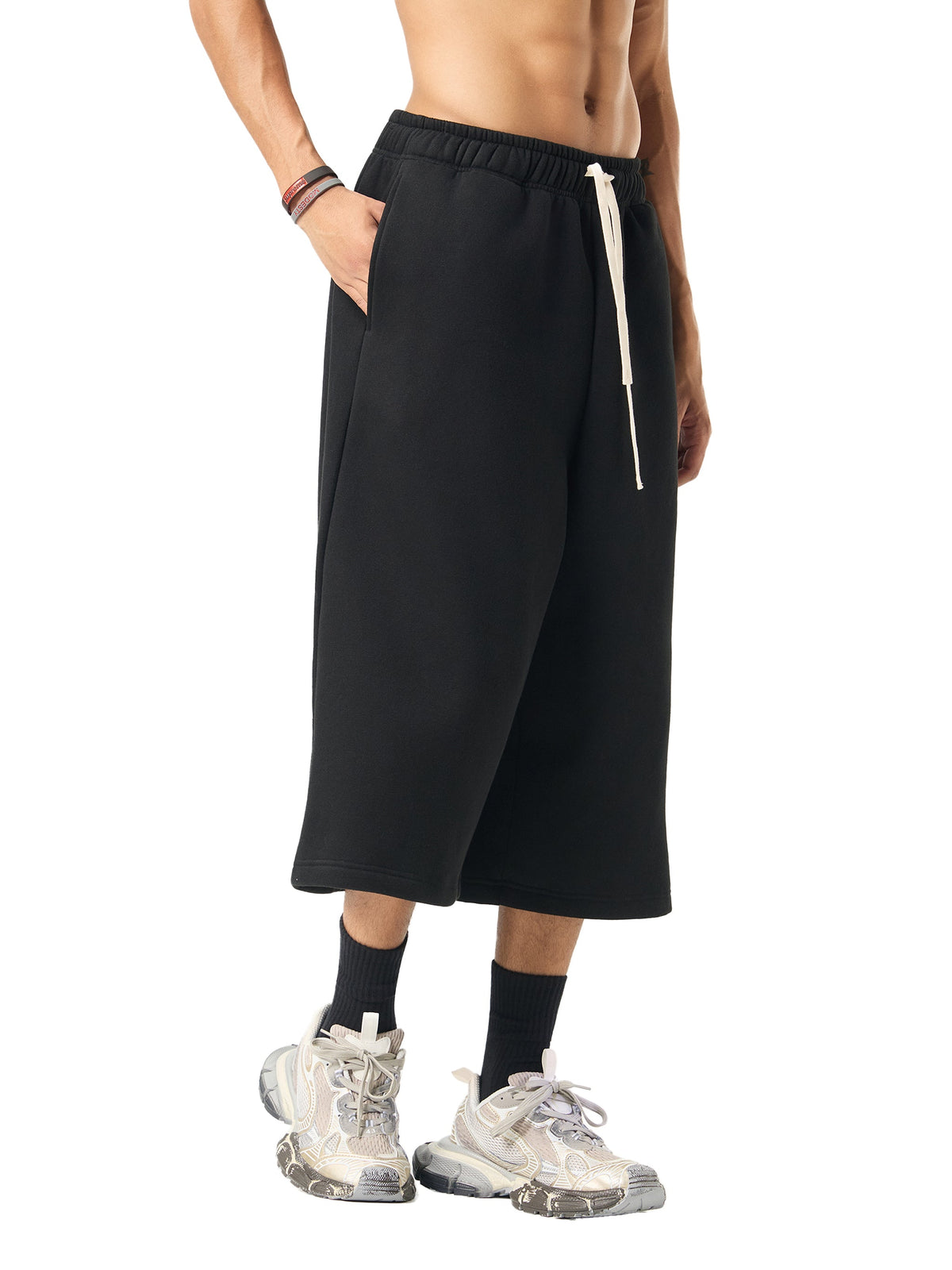 Relaxed Drawstring Three-Quarter Sweatpants