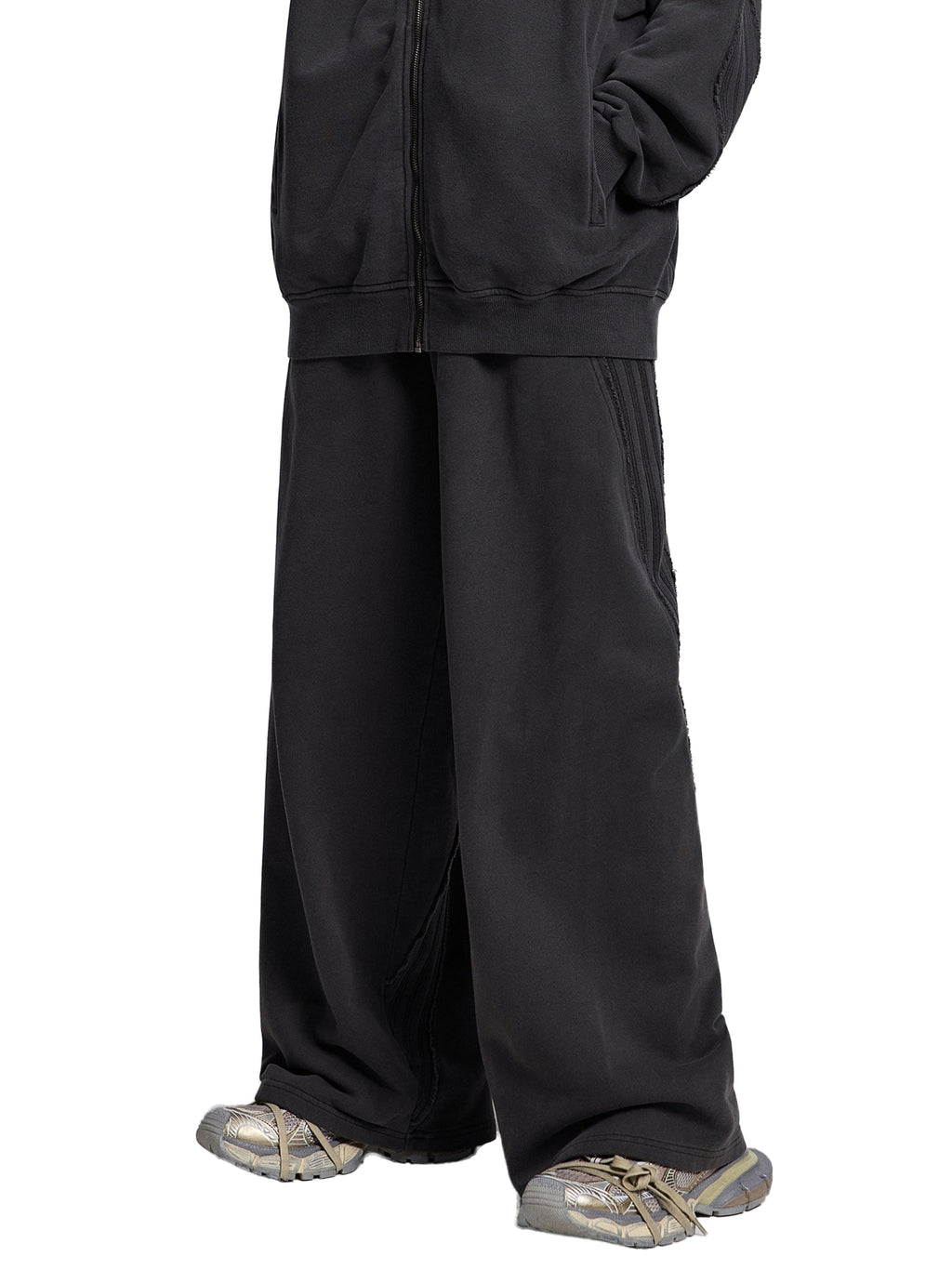 Snow Washed Tape Raw-Edge Sweatpants